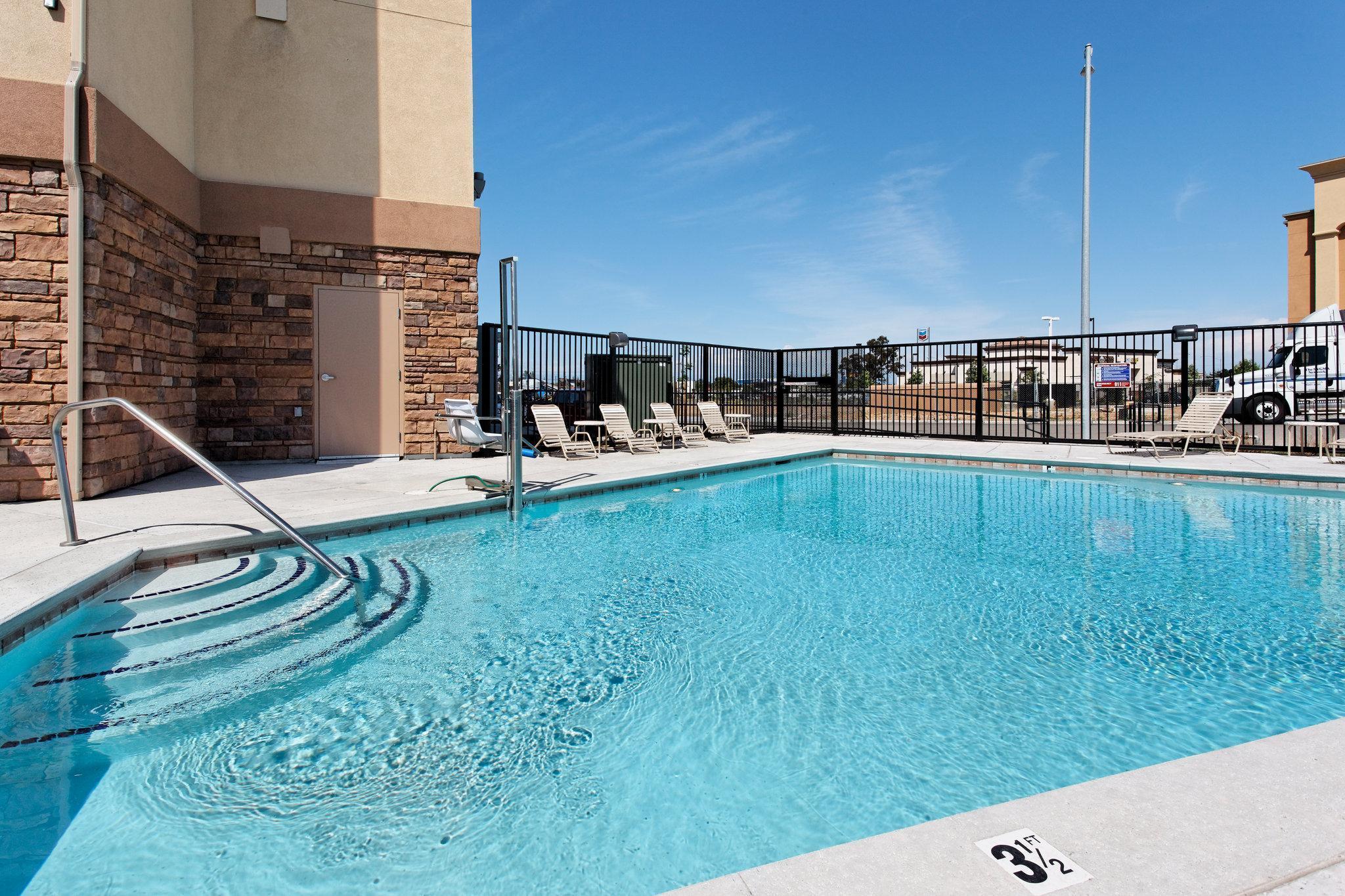 Holiday Inn Express Fresno Northwest - Herndon By Ihg Luaran gambar